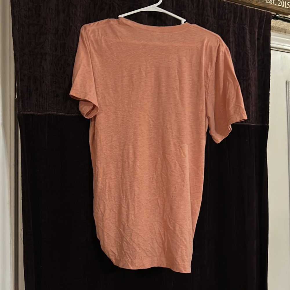 pink t-shirt - Picture 2 of 2